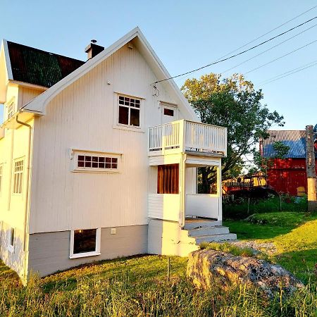 Solrik Beliggenhet I Lofotens Storste Fiskevaer Villa Ballstad Kültér fotó